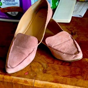 Blush slip on casual shoes size women’s 8.